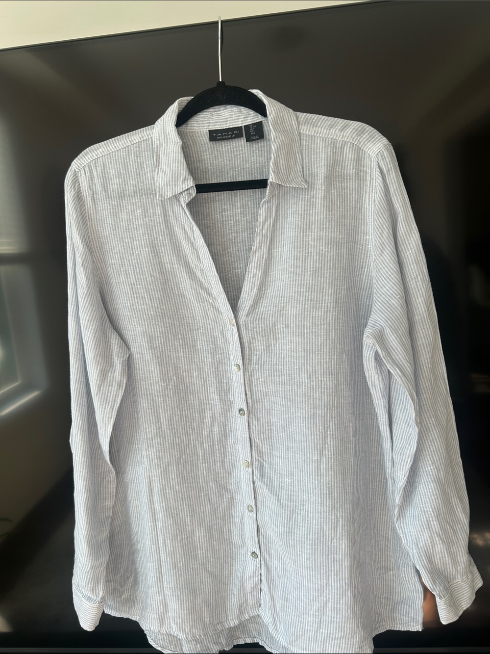 TAHARI 100% Linen White Blue Pinstripe Button Down Tunic Top Size L